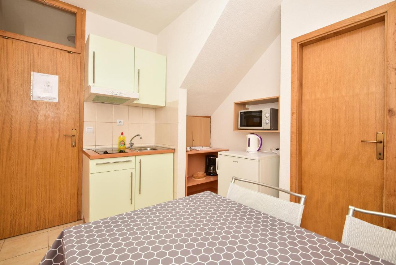 Apartmani Mate Макарска Экстерьер фото