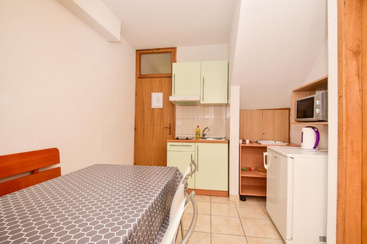 Apartmani Mate Макарска Экстерьер фото