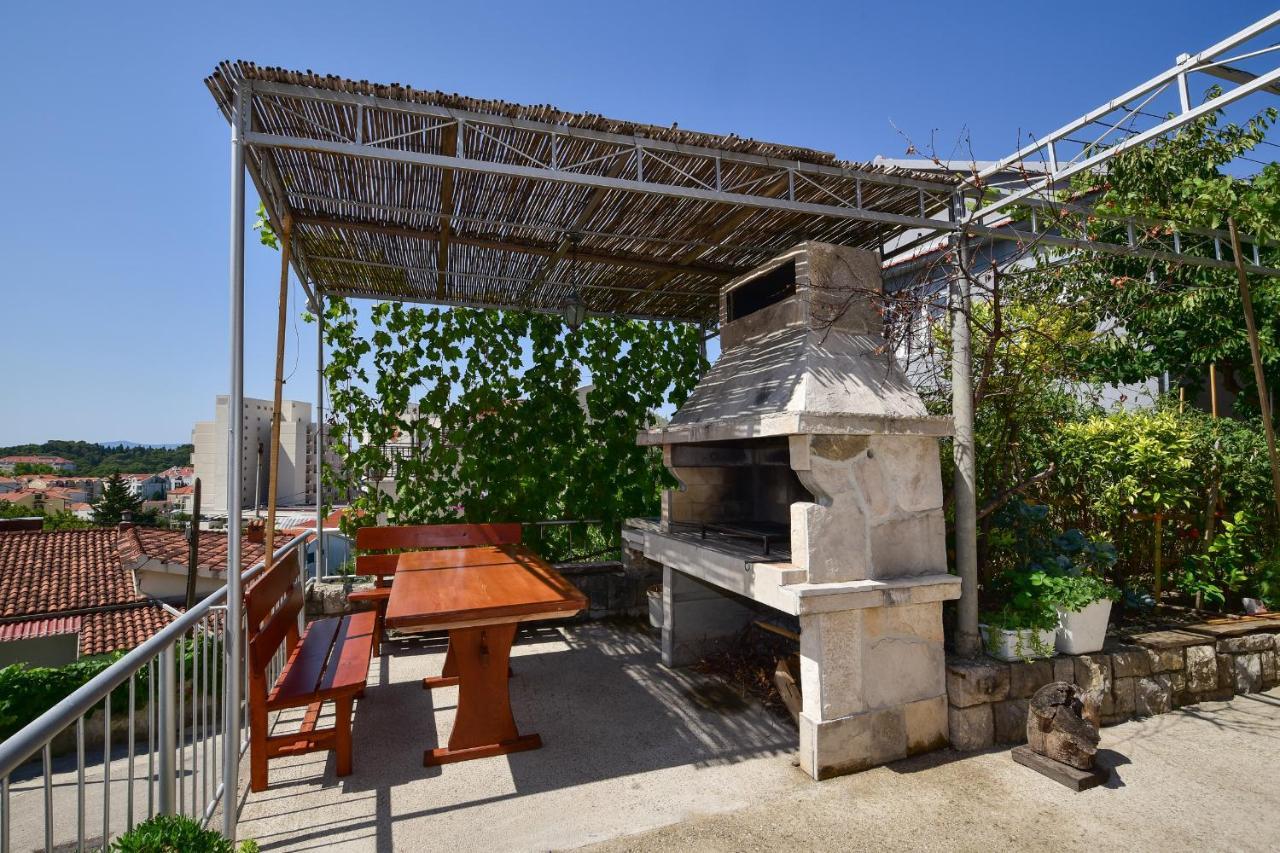 Apartmani Mate Макарска Экстерьер фото