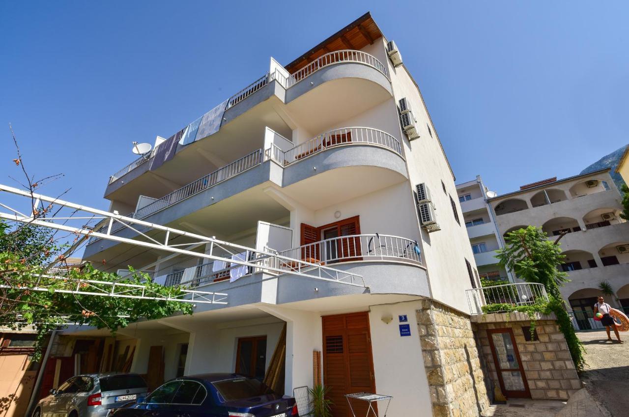 Apartmani Mate Макарска Экстерьер фото