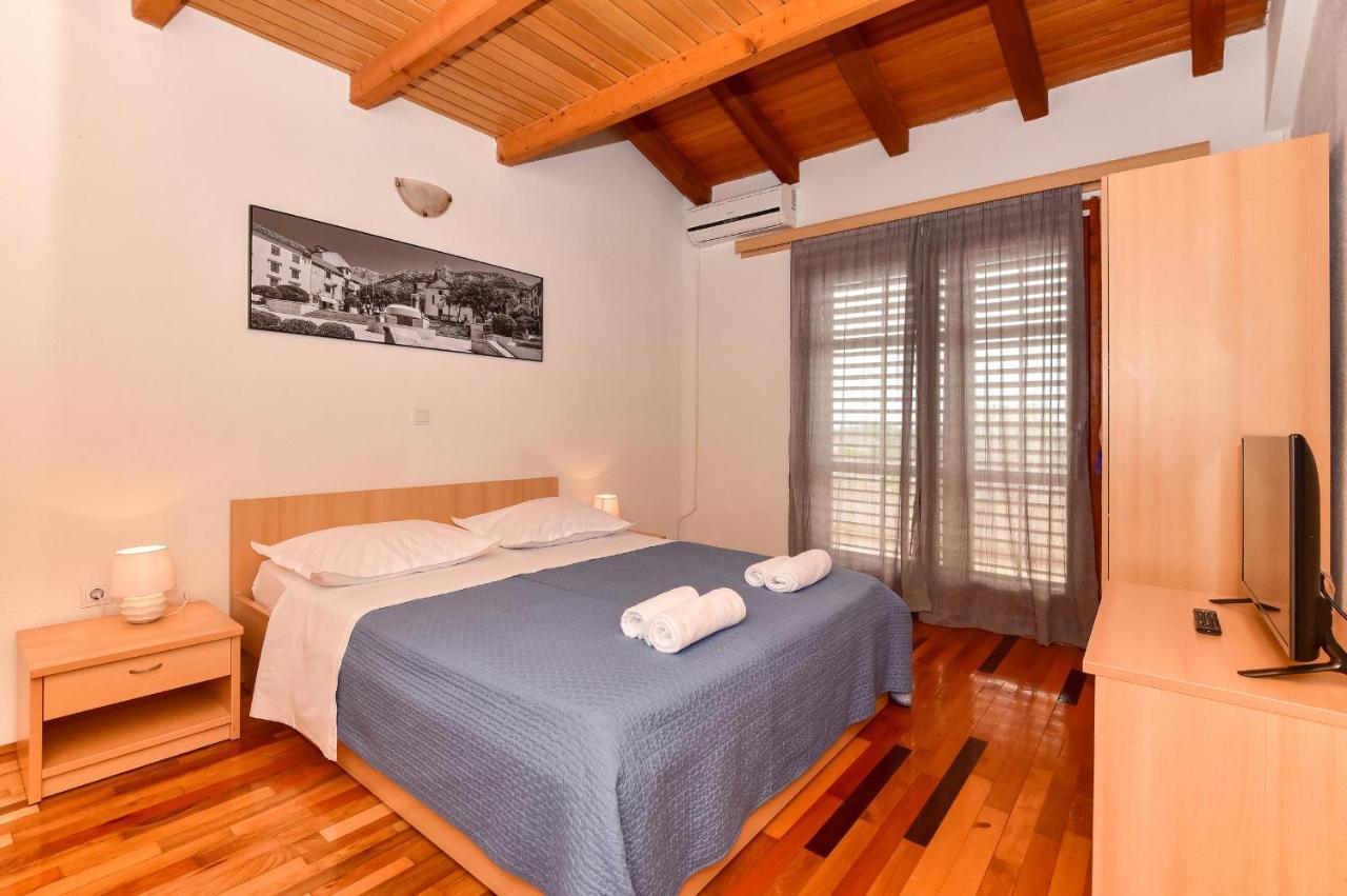 Apartmani Mate Макарска Экстерьер фото