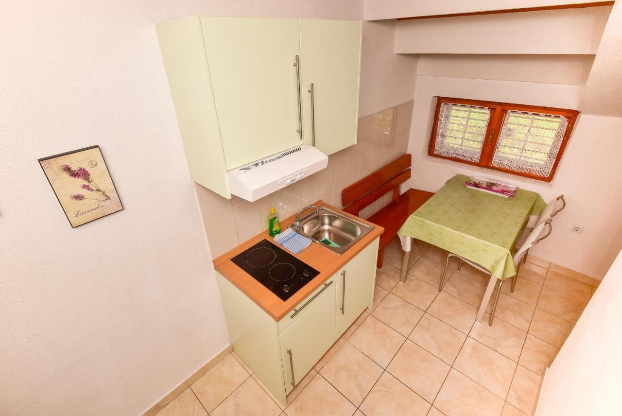 Apartmani Mate Макарска Экстерьер фото