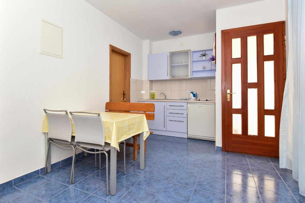 Apartmani Mate Макарска Экстерьер фото
