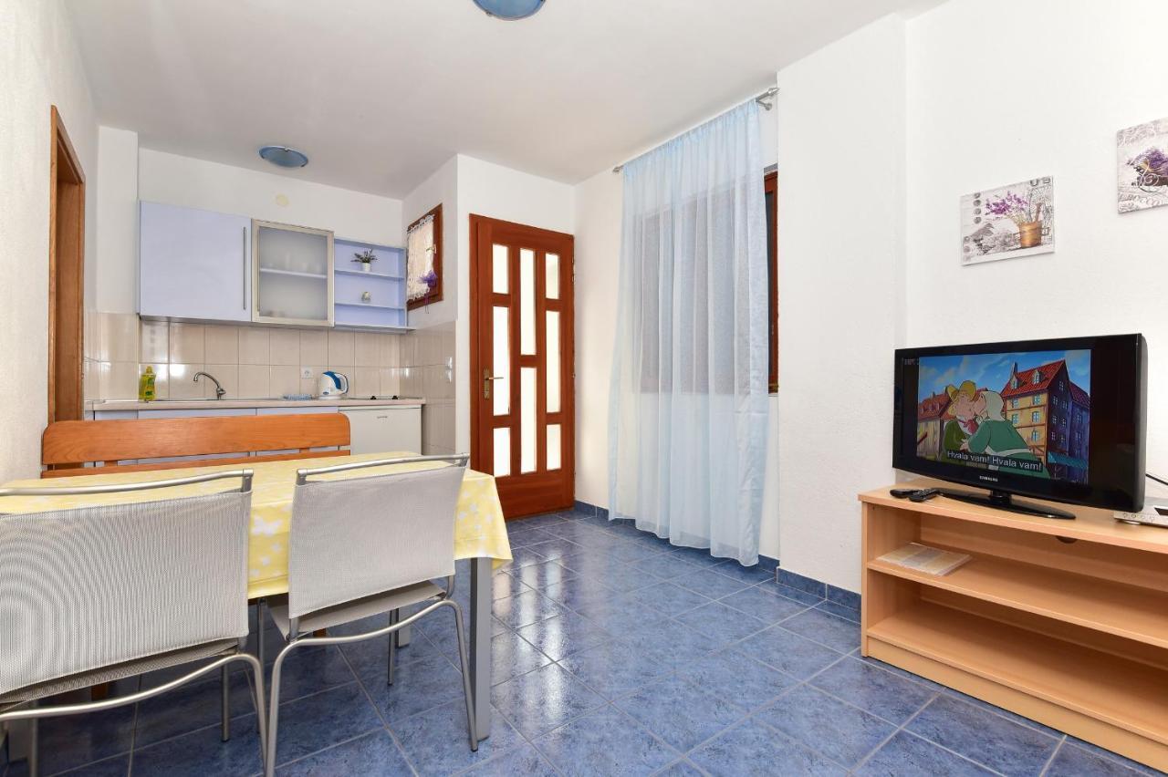 Apartmani Mate Макарска Экстерьер фото