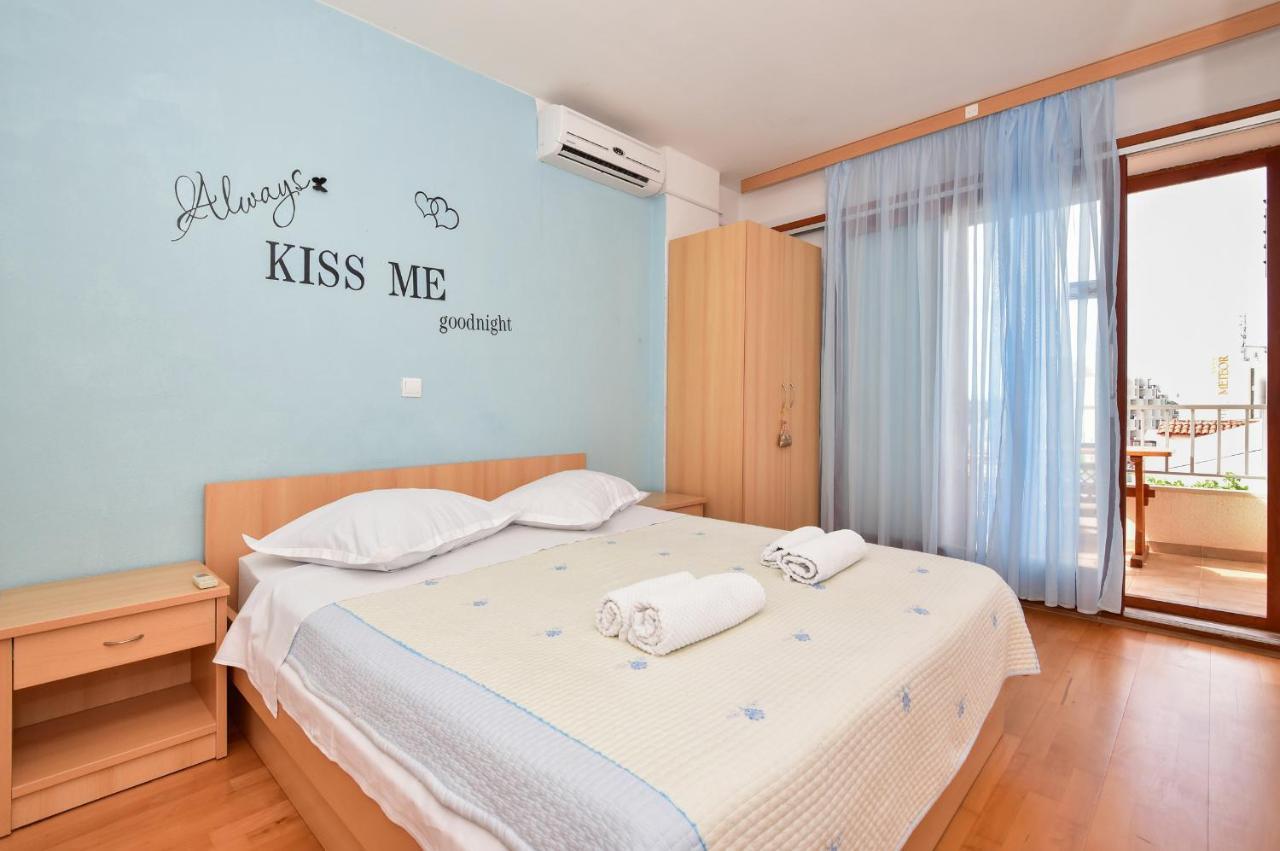 Apartmani Mate Макарска Экстерьер фото