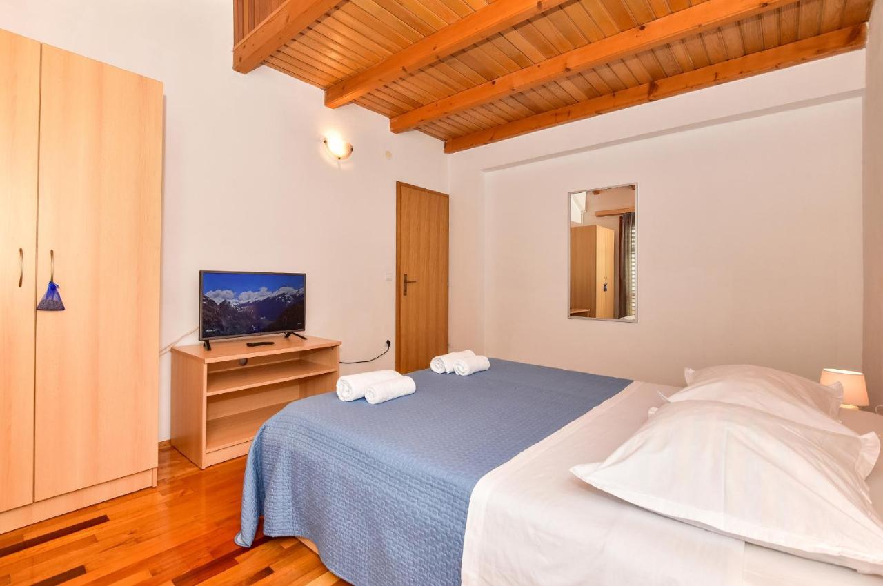 Apartmani Mate Макарска Экстерьер фото