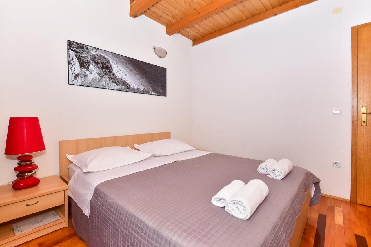Apartmani Mate Макарска Экстерьер фото
