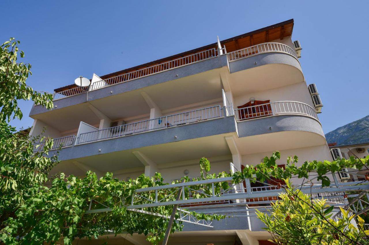 Apartmani Mate Макарска Экстерьер фото