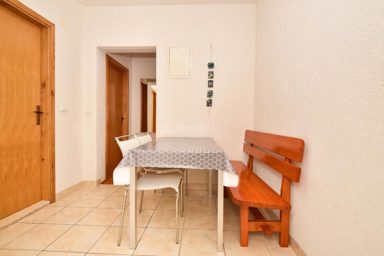 Apartmani Mate Макарска Экстерьер фото